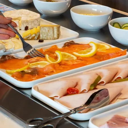 Roi Soleil Prestige - St Quentin Hotel Plaisir