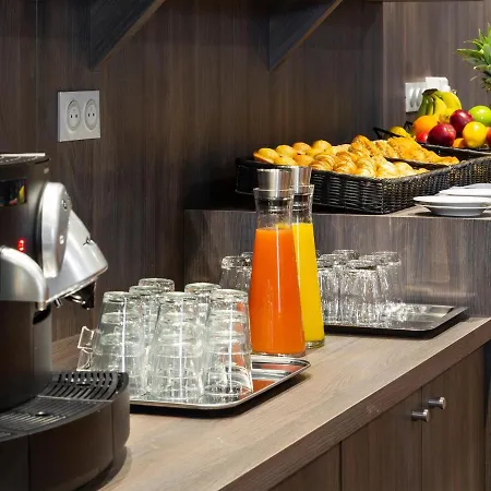 Отель Roi Soleil Prestige - St Quentin 4*