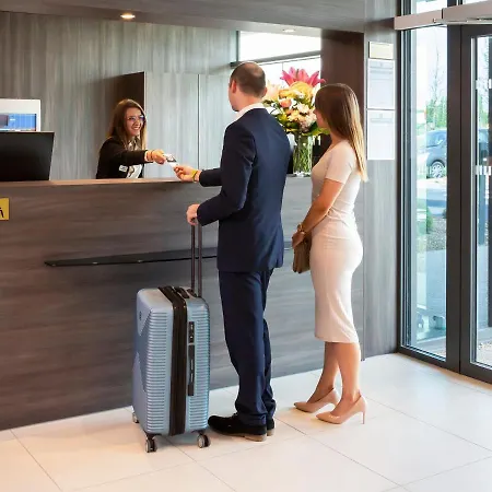 Roi Soleil Prestige - St Quentin Hotel Plaisir