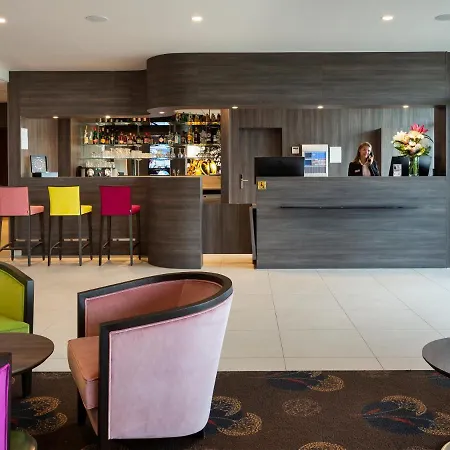 Отель Roi Soleil Prestige - St Quentin