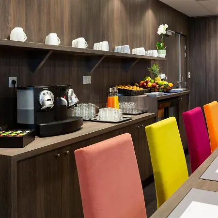 Отель Roi Soleil Prestige - St Quentin Плэзир