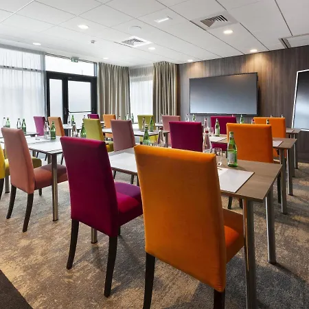 Roi Soleil Prestige - St Quentin Отель