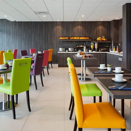 Отель Roi Soleil Prestige - St Quentin