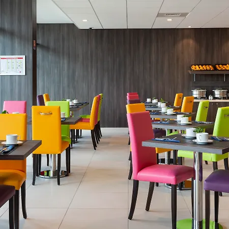 Отель Roi Soleil Prestige - St Quentin 4*