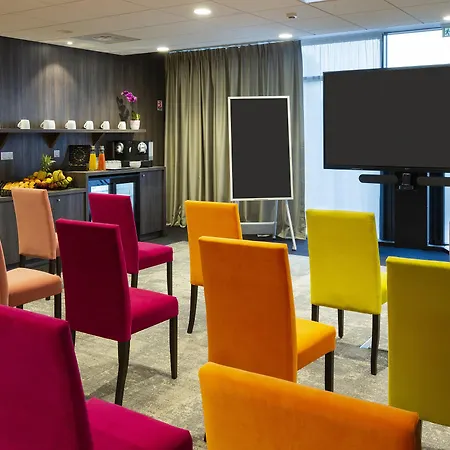 Отель Roi Soleil Prestige - St Quentin Плэзир